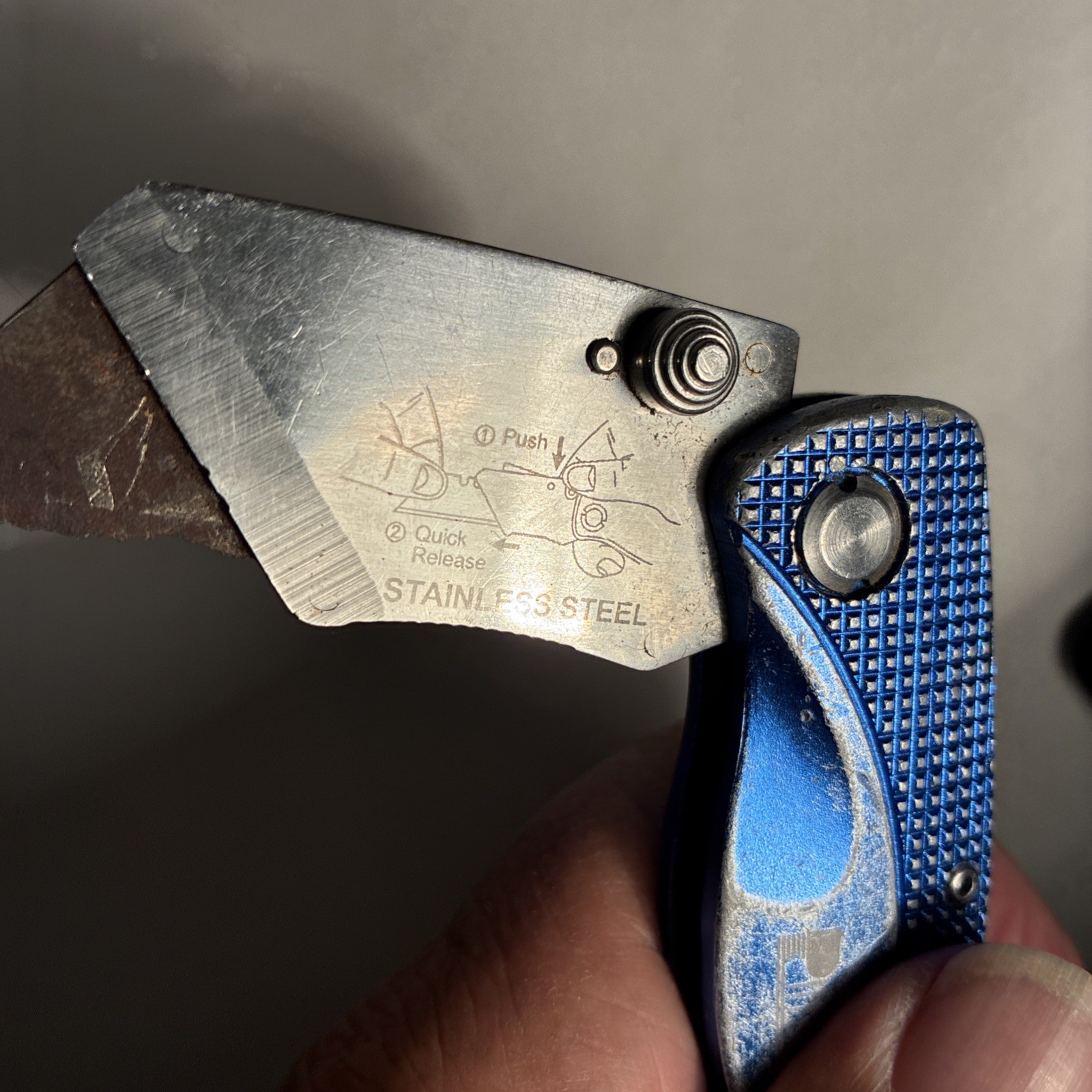 Pittsburgh 360341637 Mini Lockback Folding Utility Knife With Blade