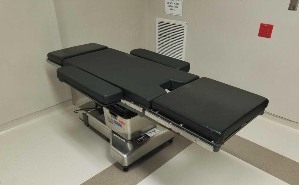 Steris 3085SP General Purpose Surgical Table Biomedical tested