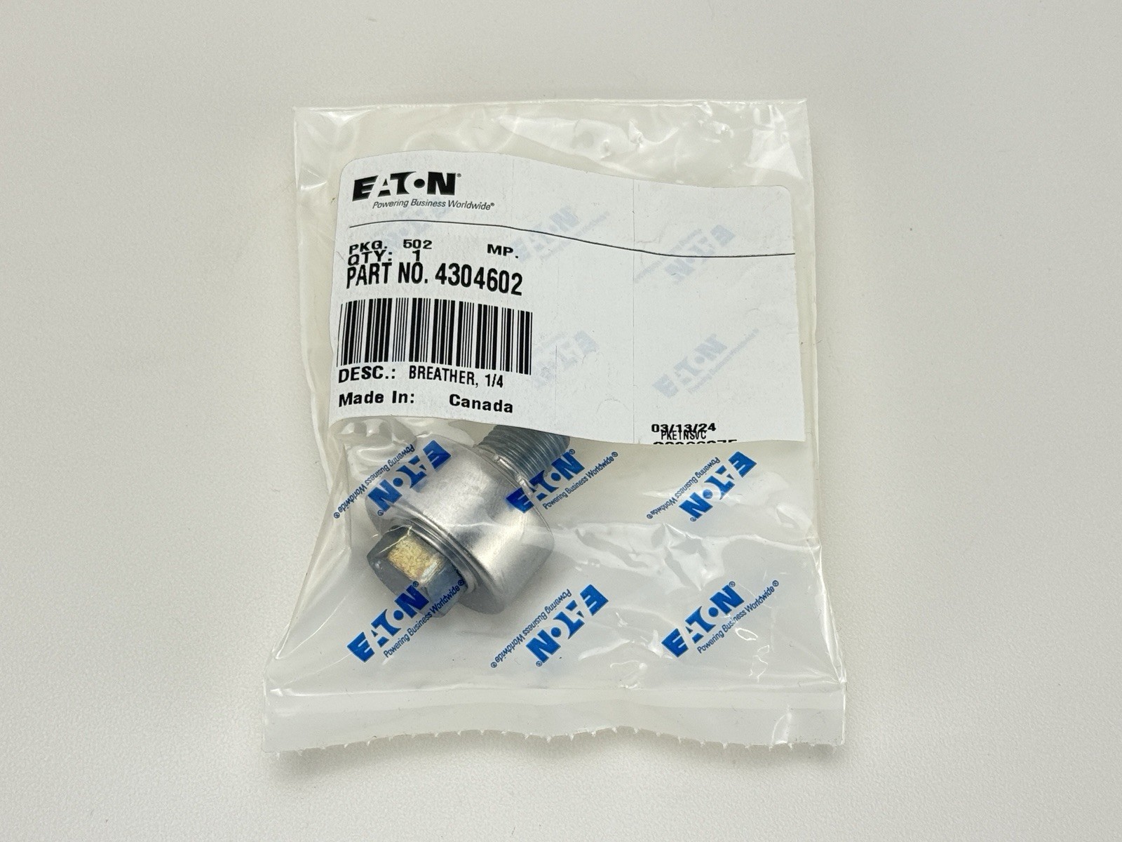 New 4304602 Eaton Fuller OEM Breather