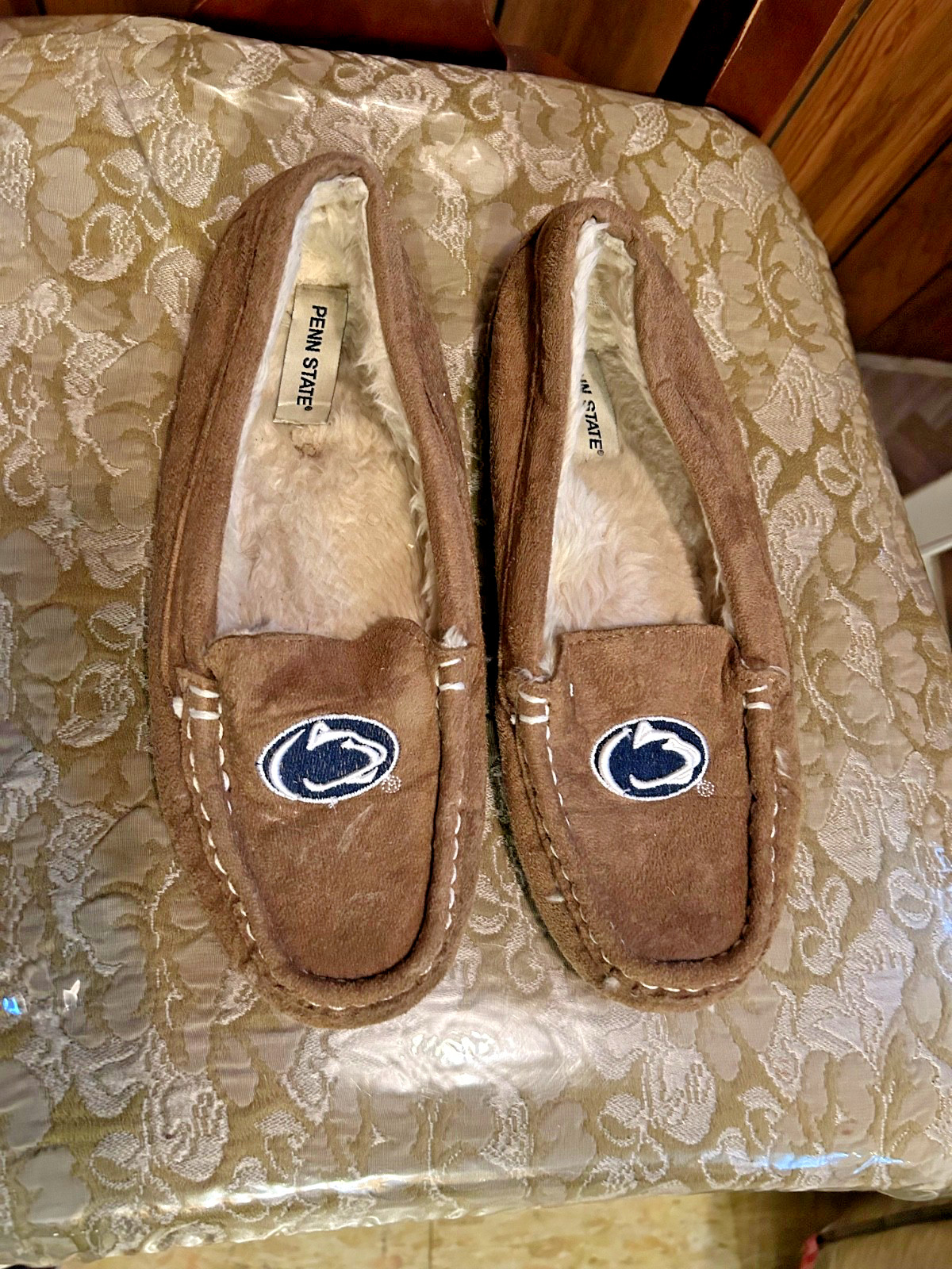 Penn State men’s moccasins Slippers  Sz 9
