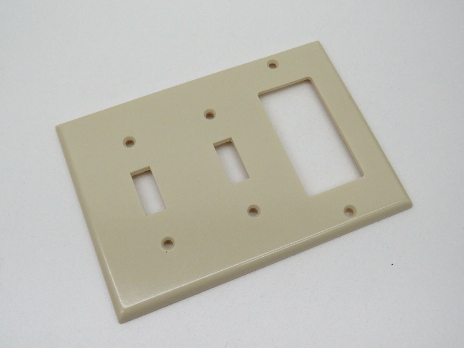 (6-Pack) Leviton Combo Wallplate 3-Gang 2-Toggle 1-Decora/GFCI Device, Ivory
