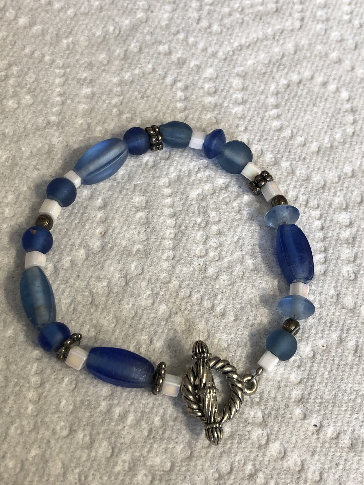 Hand Crafted Bracelet Blue Glass Silver Tone Jewelry   BP-44