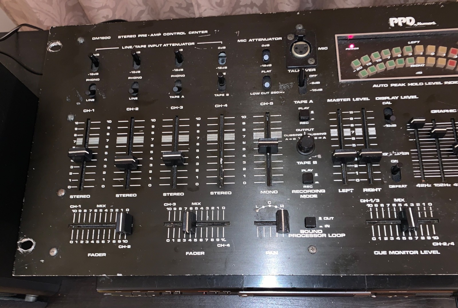 Numark PPD DM1900 Stero Preamp DJ Mixer