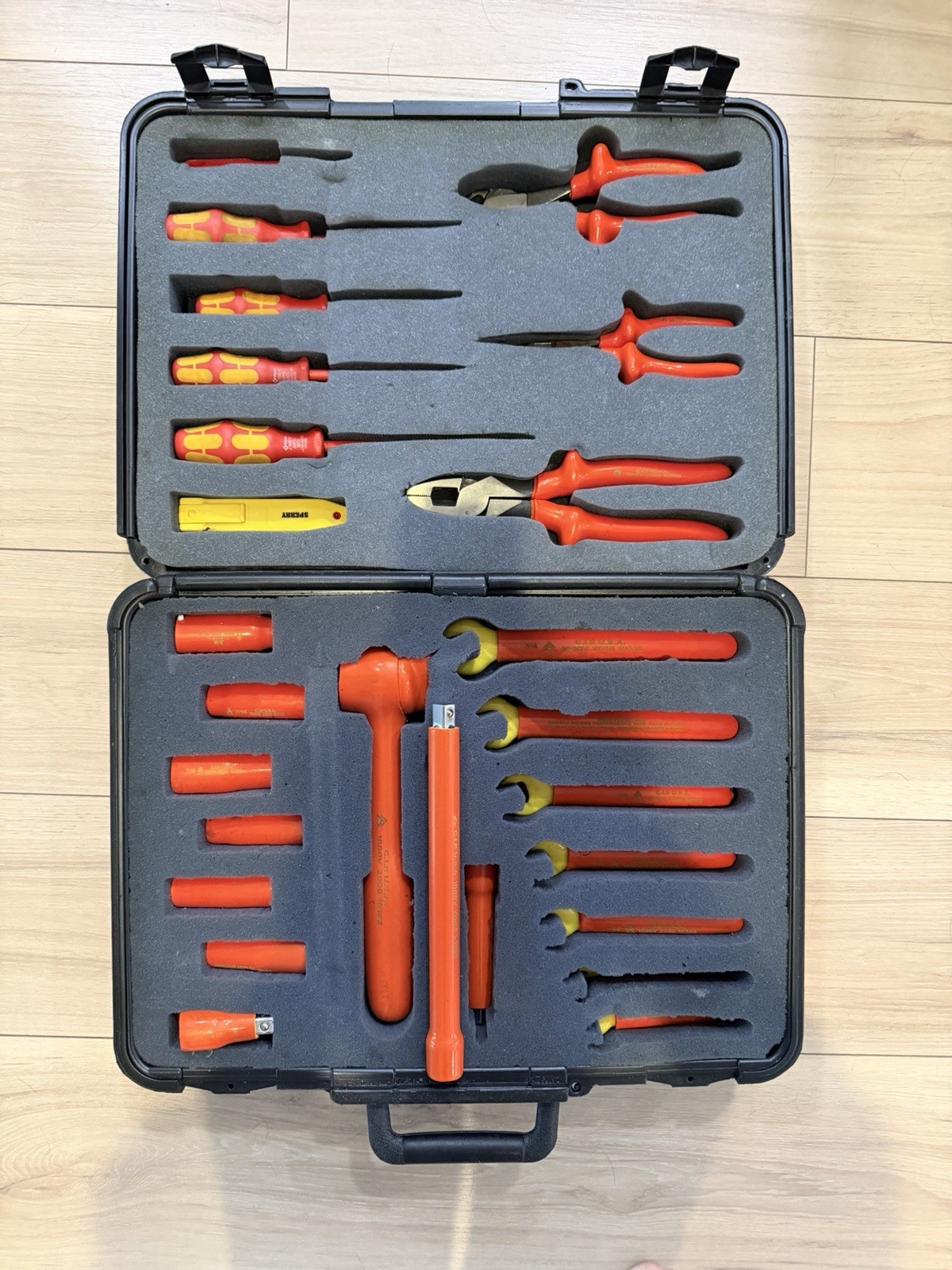 Certified Insulated Products CIP 1000V Electrician Tool Set