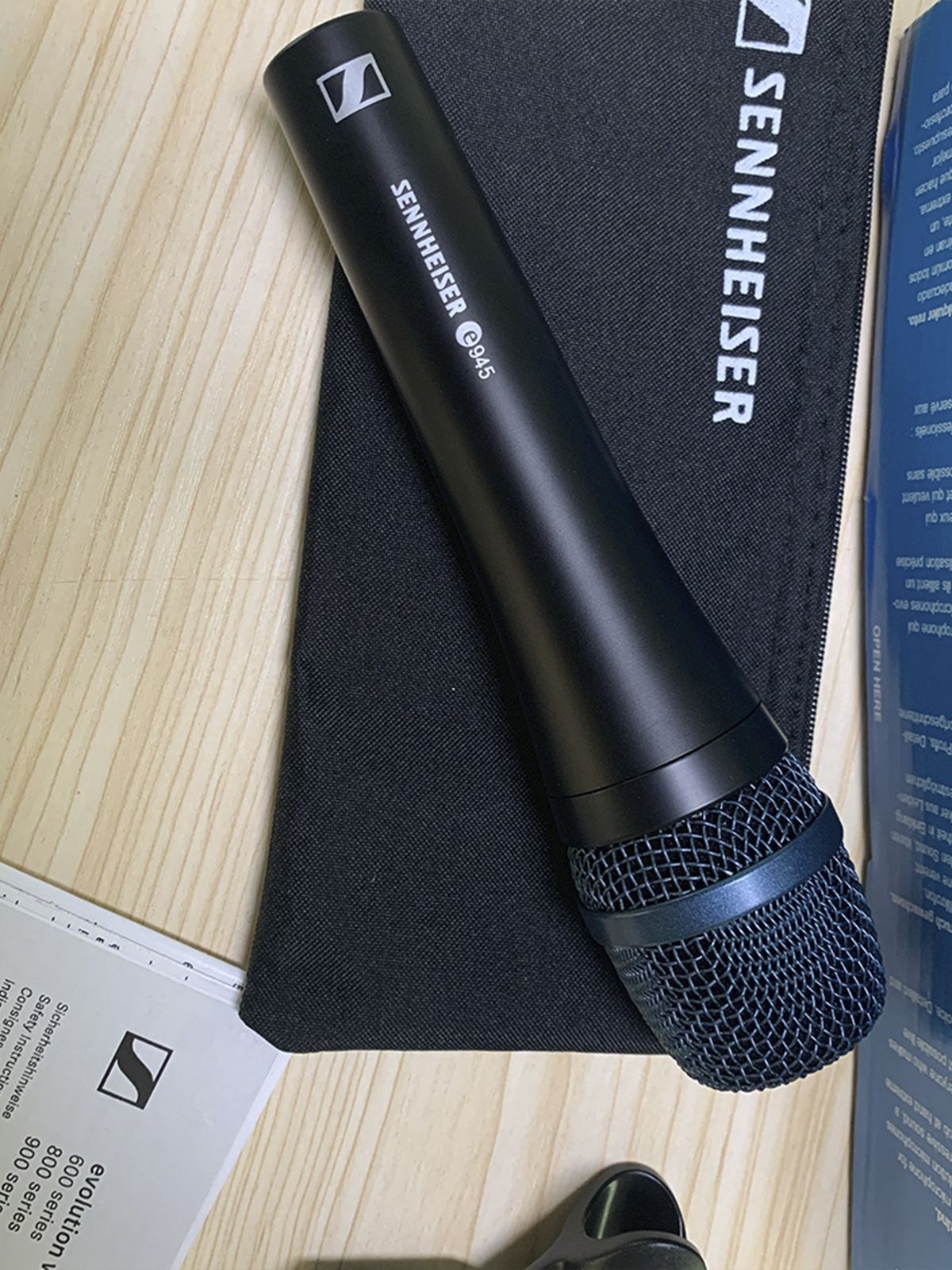 Sennheiser Professional E 945 Dynamic Super-Cardioid Vocal Microphone Wired