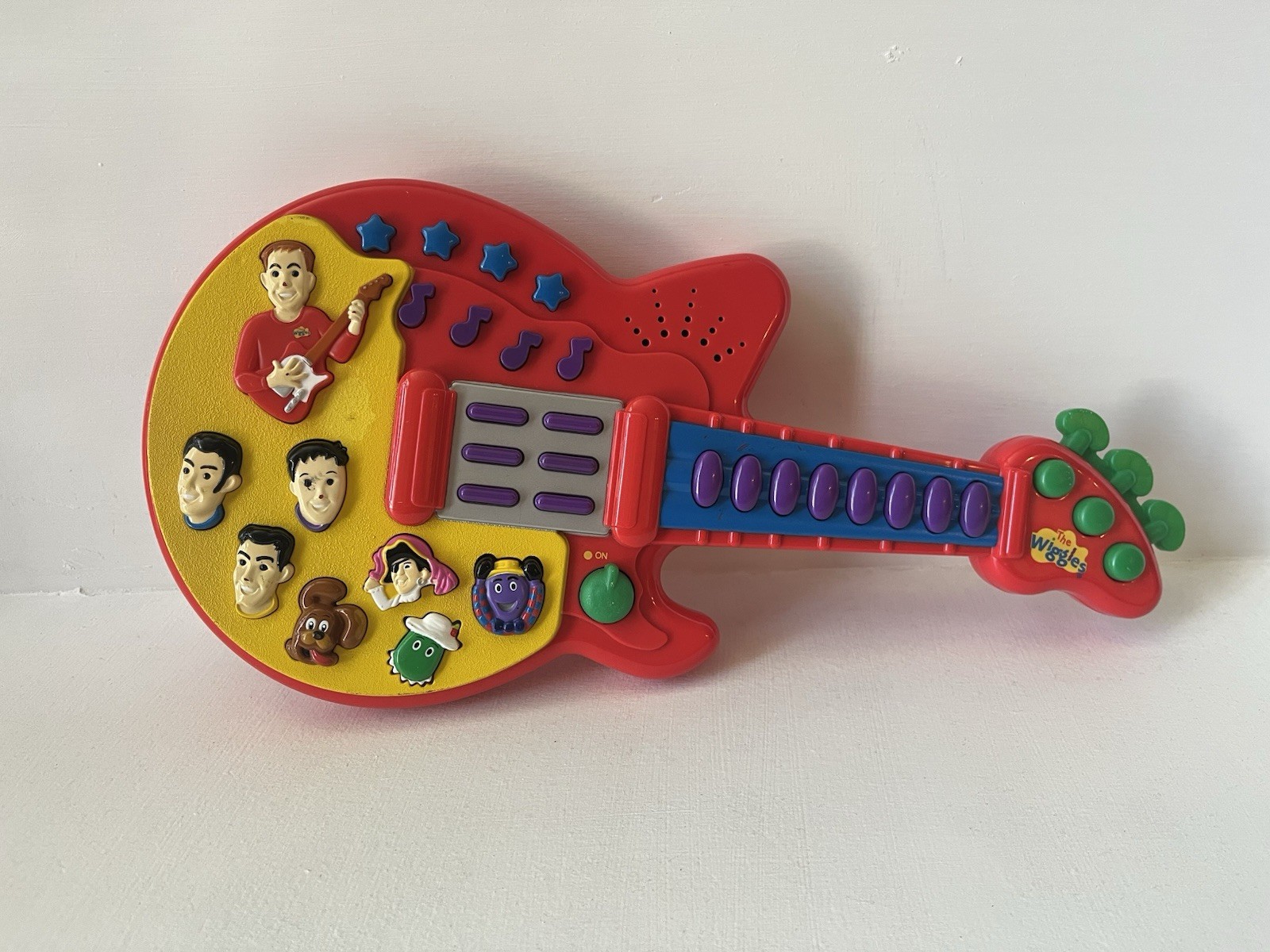 Vintage Spin Master The Wiggles Play Along Guitar Toy 2003 TESTED & WORKS
