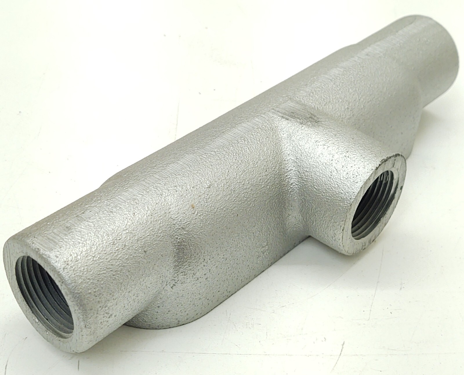(2 PCS) BT3 CROUSE HINDS 1" MOGUL TEE. CONDULET