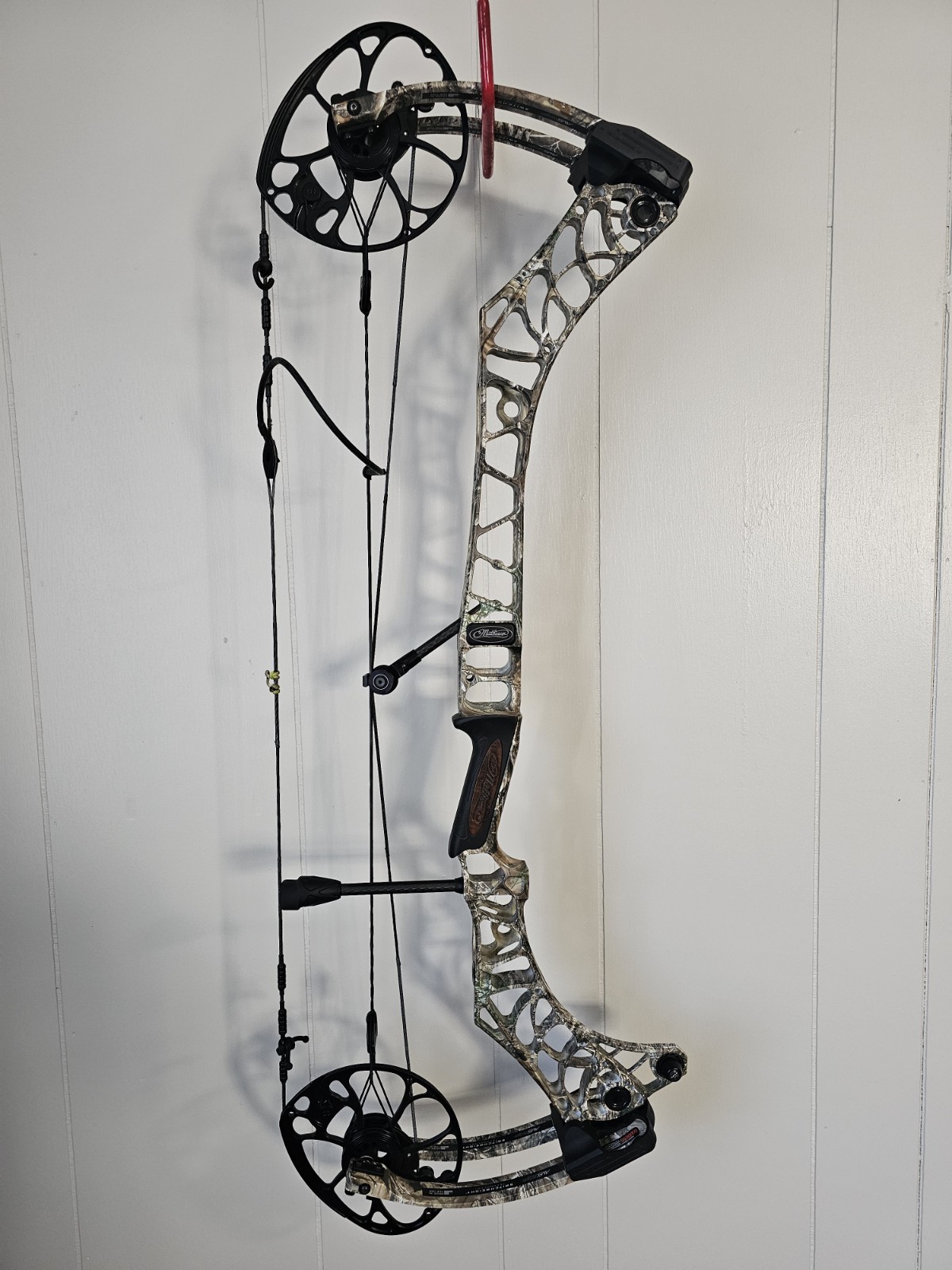 Mathews V3 31 Compound Bow Left Hand