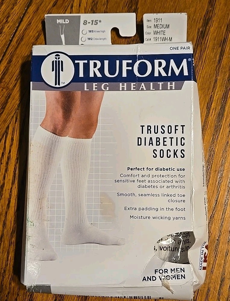 Truform Medium Medical Compression Socks 8-15 mmHg White Mini Crew Closed Toe