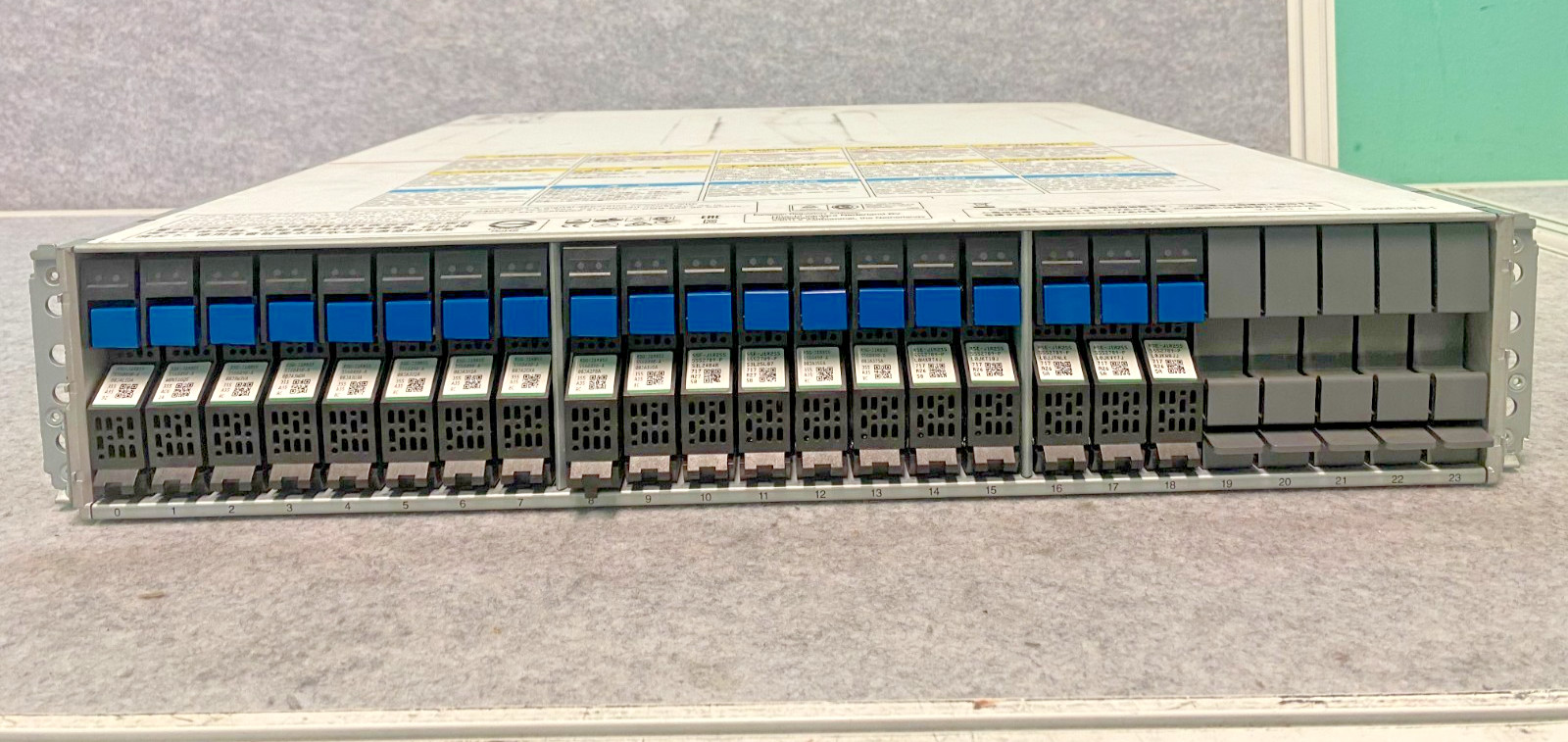 HITACHI ARRAY R0397 storage Arrays no HDDS