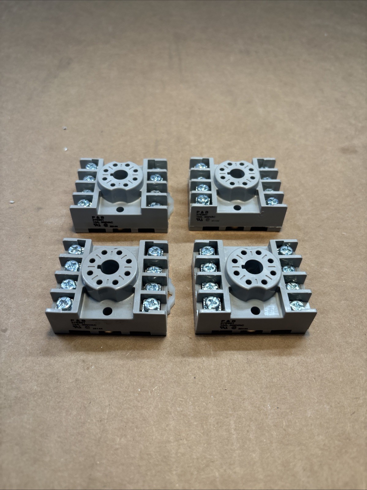 Loy Of 4 P&B 27E891 Relay Socket Base 10 A 300 VAC (TSC)