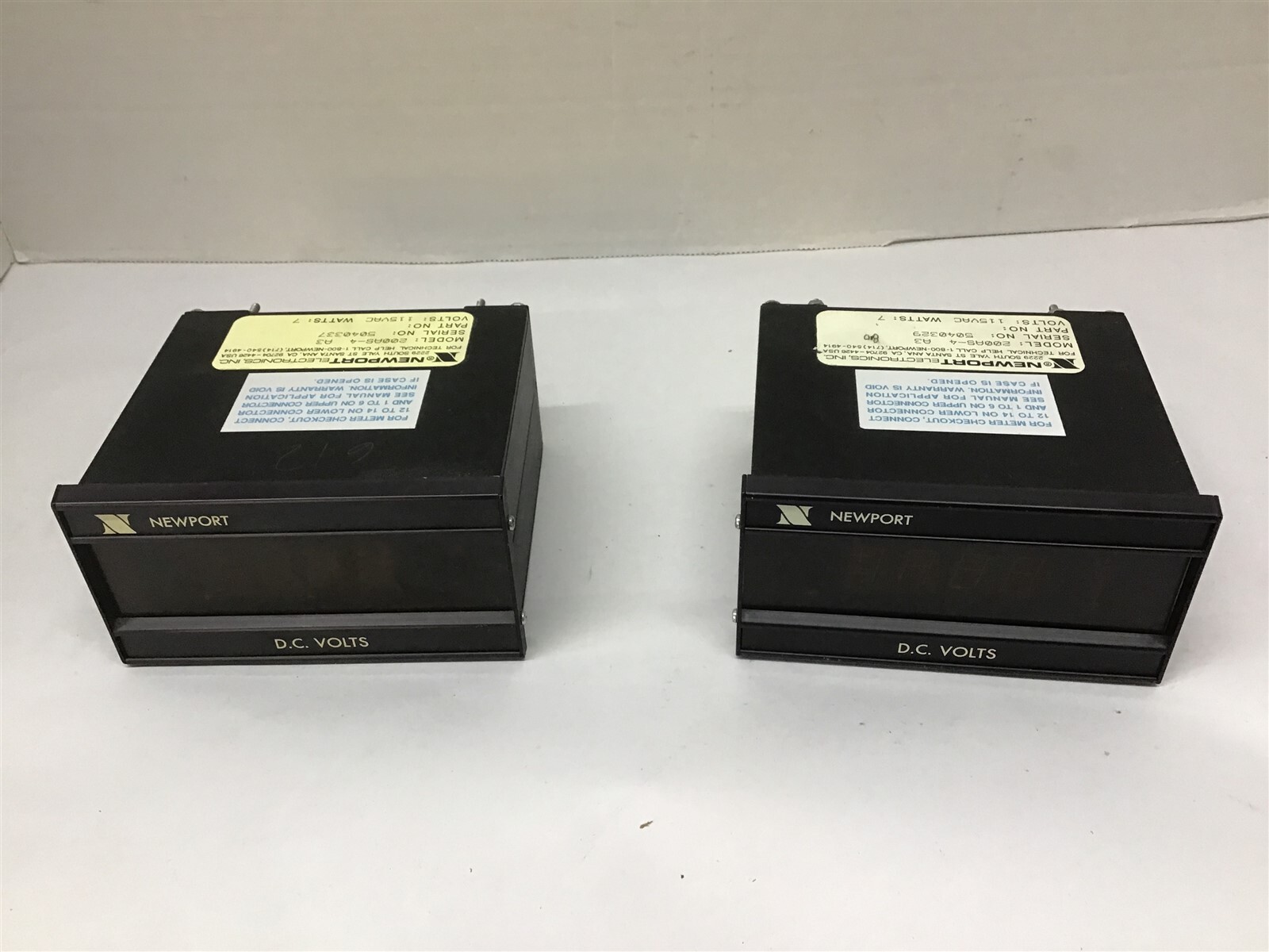 Newport 200AS-4 115 Vac 7 Watts Digital Panel Volt Meter Lot Of 2