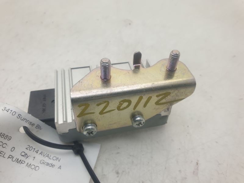 13 14 15 16 17 18 TOYOTA AVALON LEFT QUARTER PANEL FUEL PUMP ECM