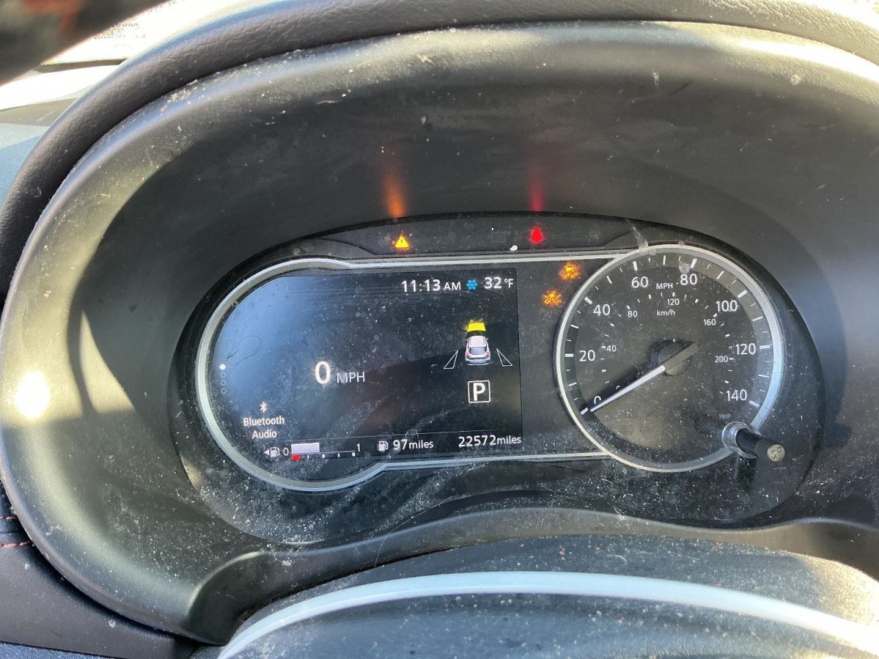 KICKS 2019 Glove Box 4926521