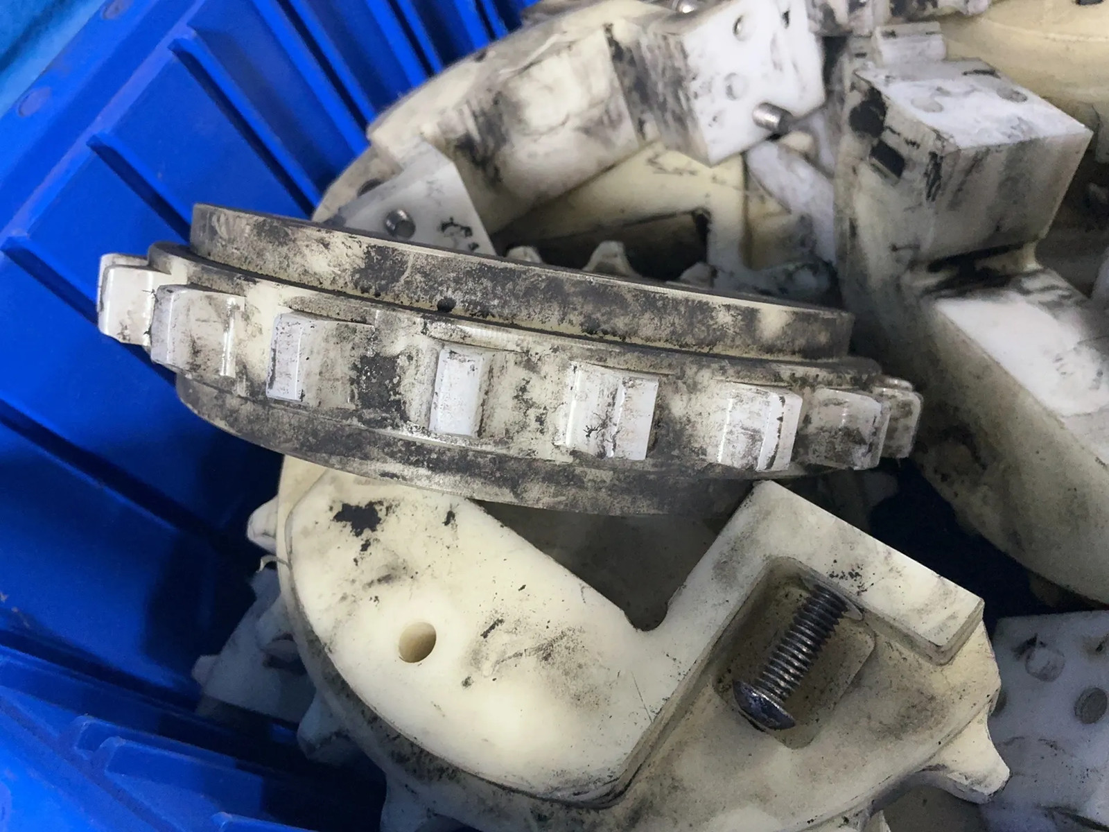 MOLDED PLASTIC SPLIT SPROCKETS
