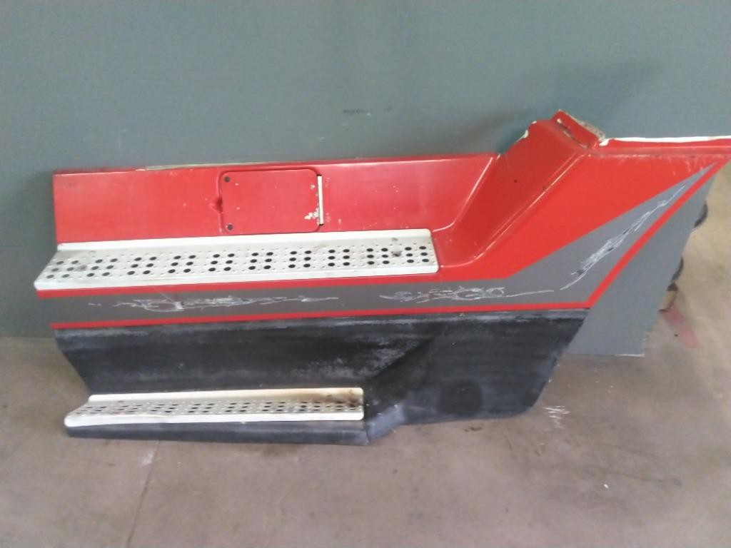 For 1997 FREIGHTLINER FLD120 SIDE FAIRING Right , IL