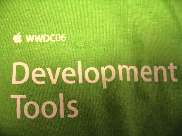 APPLE WWDC OS Developer Development Tools 2006 T-SHIRT Small SM tee shirt SDK 06