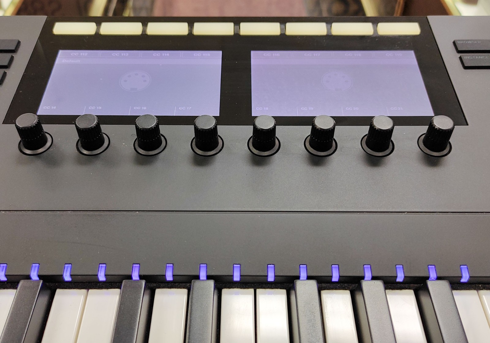 Native Instruments Komplete Kontrol S88 MK2 88-Key Weighted MIDI Controller