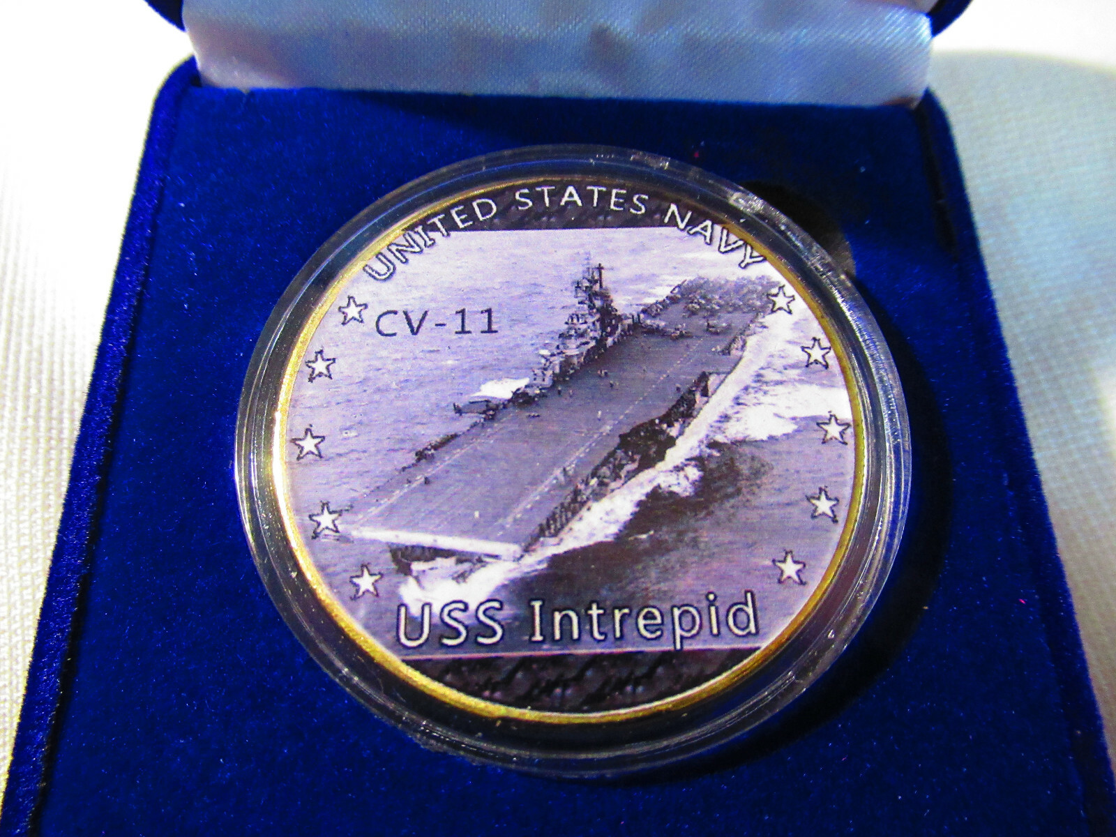 US NAVY - USS INTREPID CV-11 Challenge Coin w/ Presentation Box