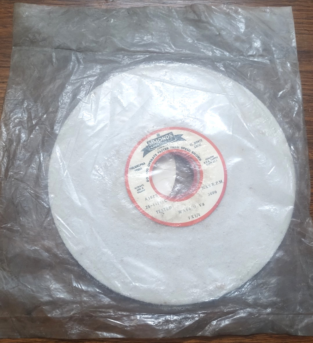 Simonds WA60 H V8 Grinding Wheel 7" x 1/4"  Aluminum Oxide, 1-1/4" Center Hole