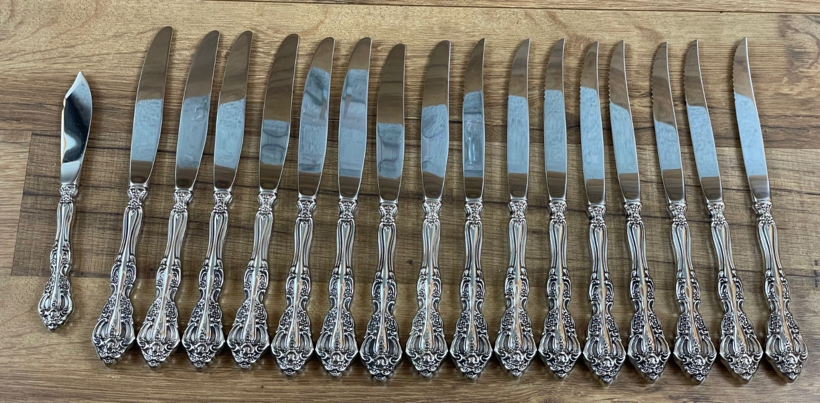 Oneida Michelangelo 72 Pc Stainless Flatware Set Serves 8 + Serving