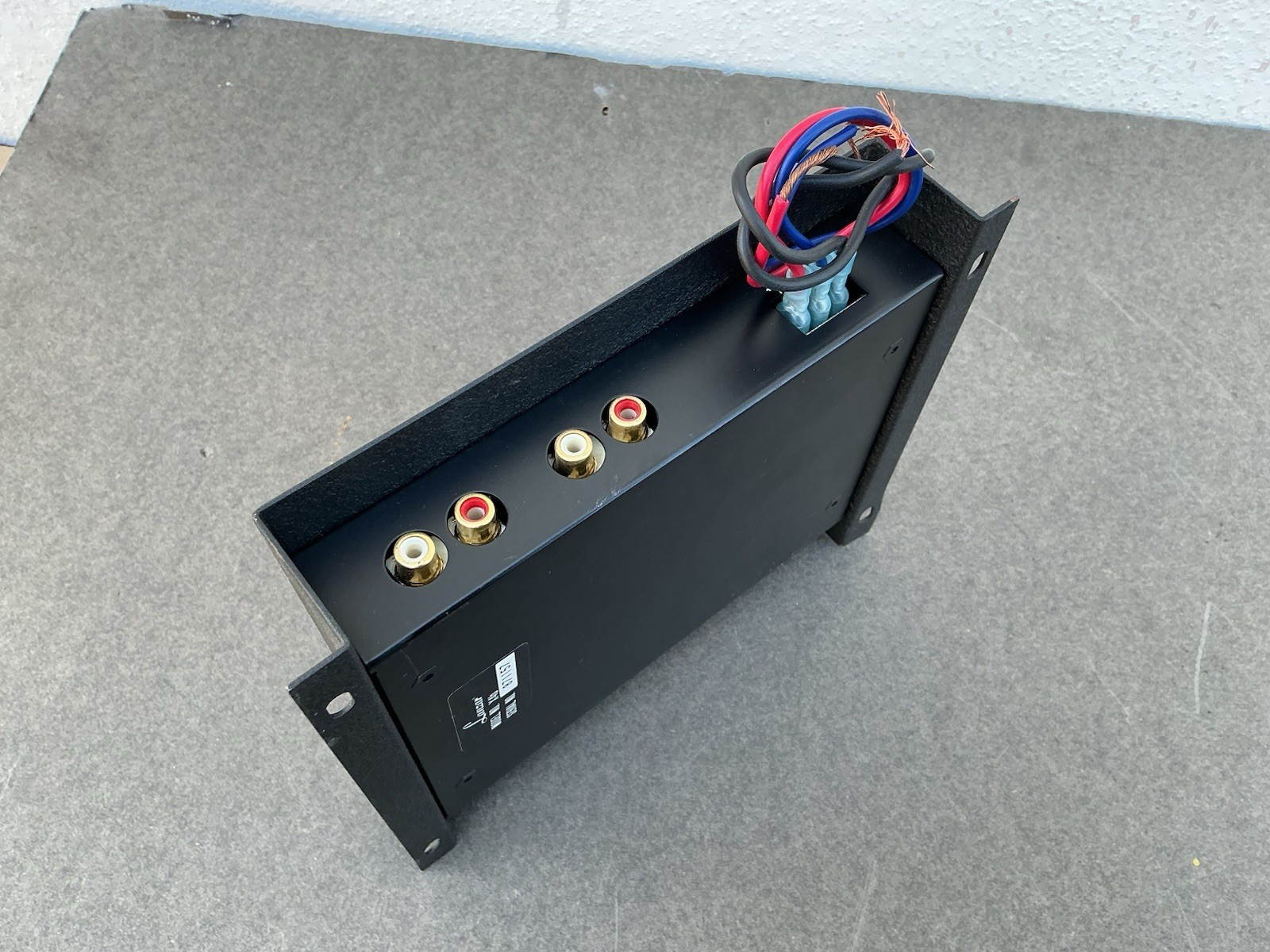 Old School Lanzar X4b — Optically Isolated Constant Bass Processor/Crossover.