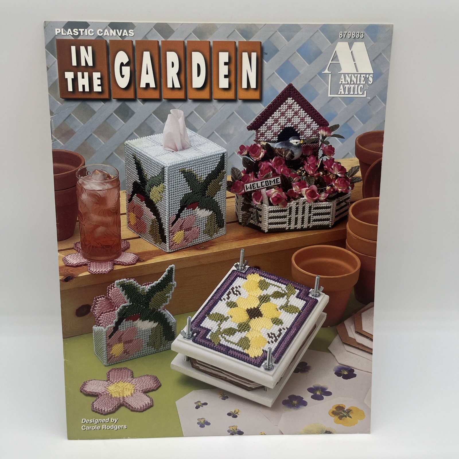 ANNIE'S ATTIC Plastic Canvas "In The Garden" Booklet # 879833 1996 Vintage