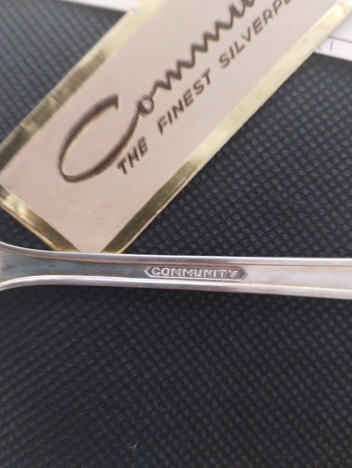 Oneida Community / MILADY Pattern / 40-Piece Silverplate Flatware .