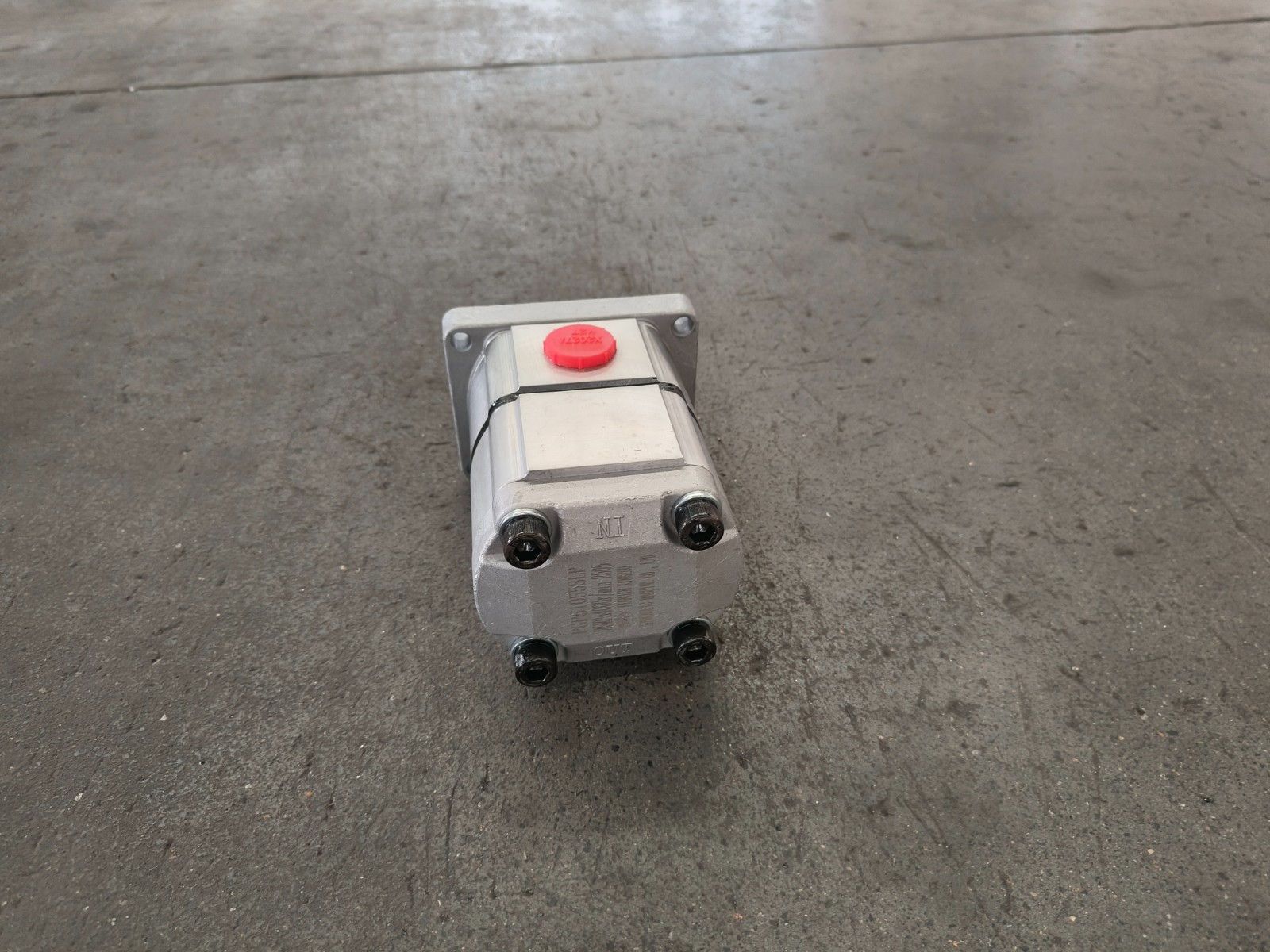 AGT YSRT14 Mini Skid Steer Loader Hydraulic Pump Brand New - Efficient