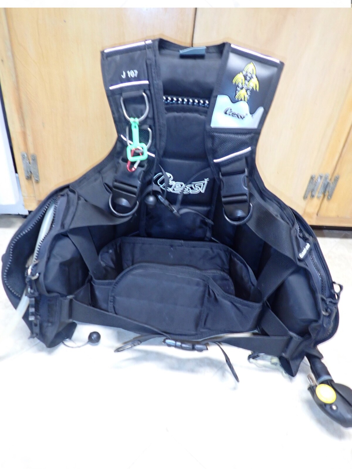 Cressi Flight Control System Scuba Dive BCD Men's Medium w/ Squeeze Knife Used