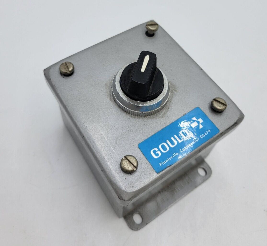 Gould LR28098 Black Selector Switch With Enclosure 10 Amp 600 Volt C-113433