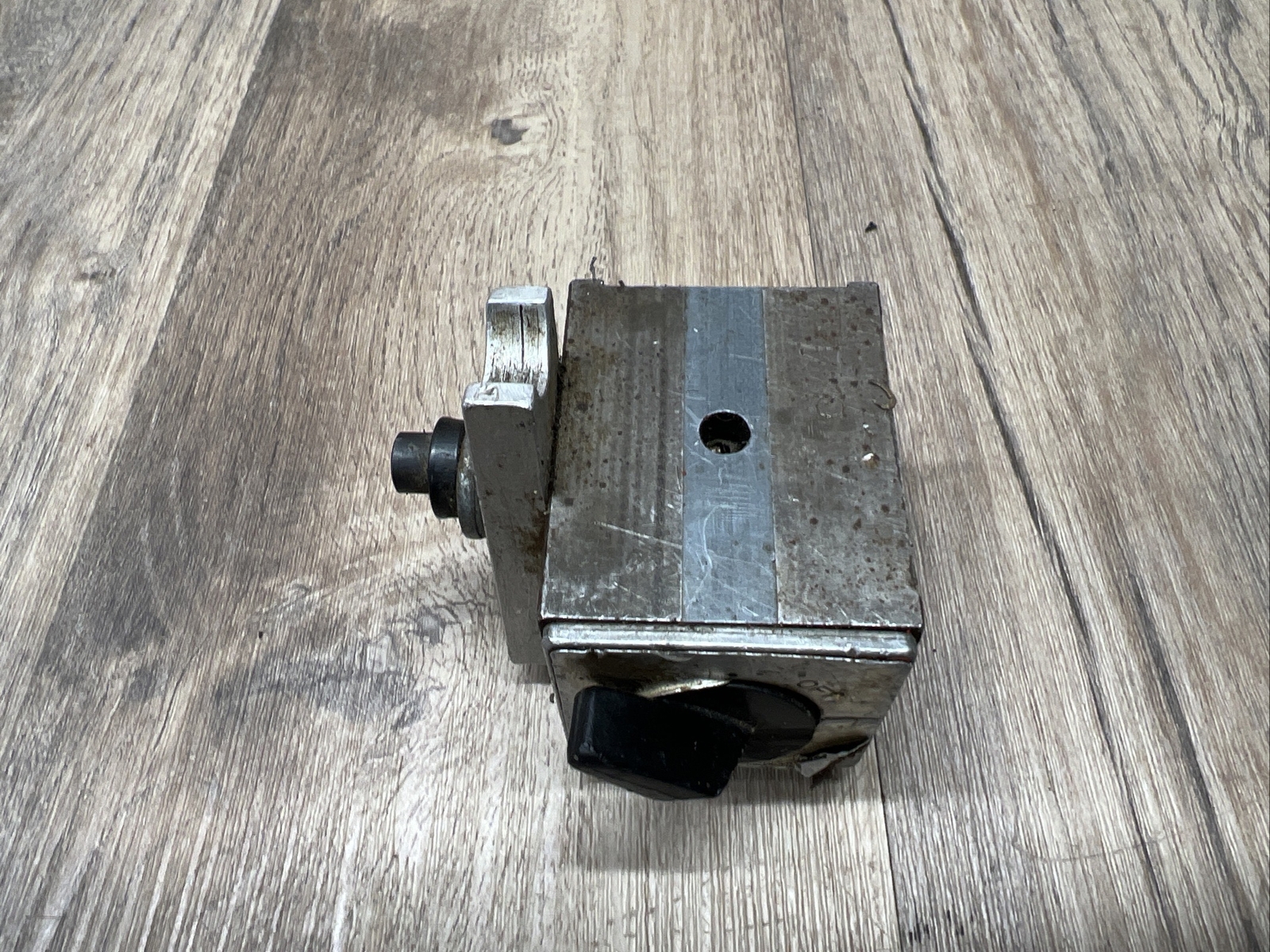 PRECISION MAGNETIC BASE