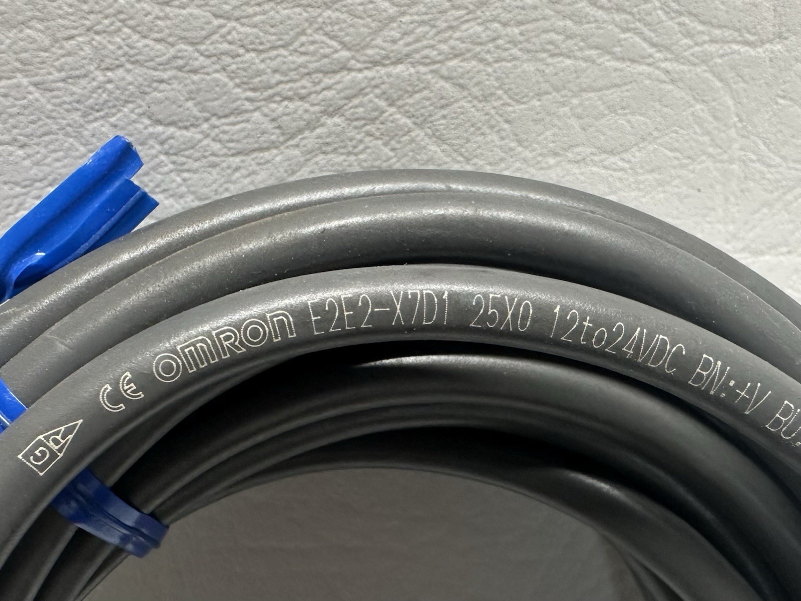 NEW Omron E2E2-X7D1 Proximity Sensor