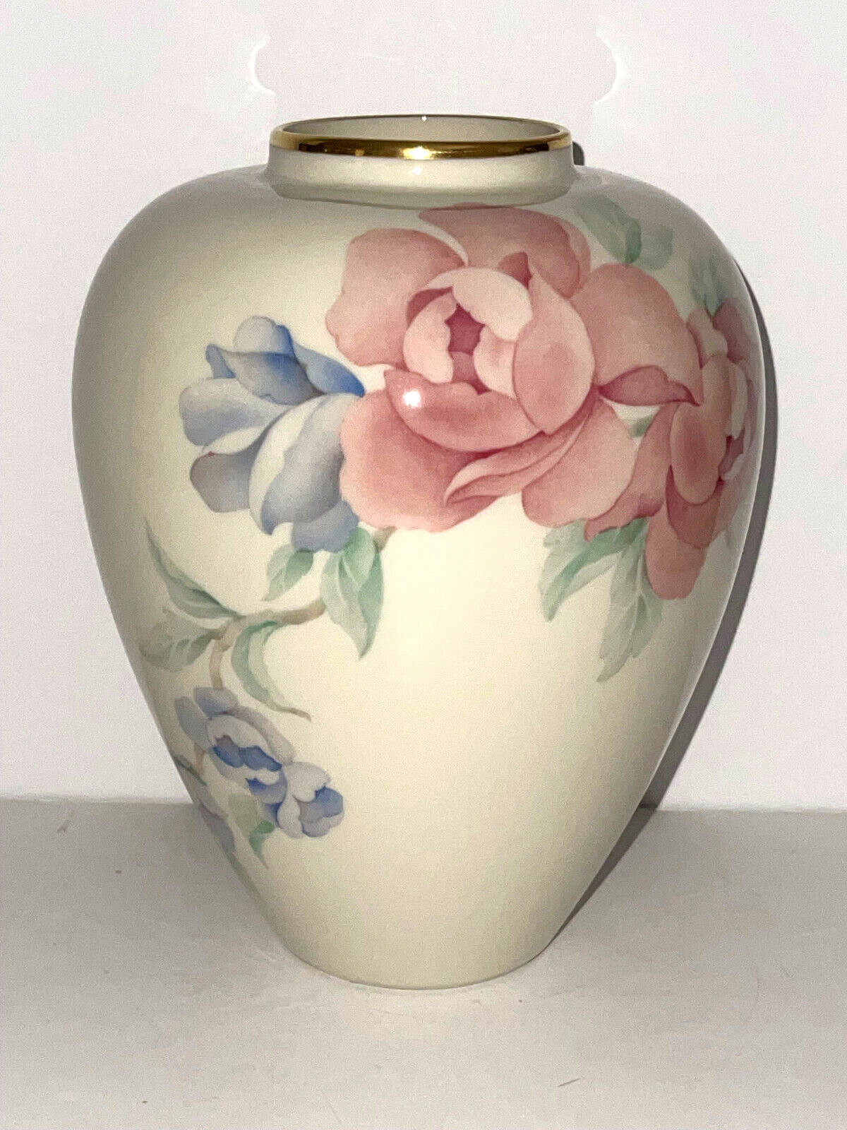 LENOX CHATSWORTH 7" VASE. BEAUTIFUL CONDITION!