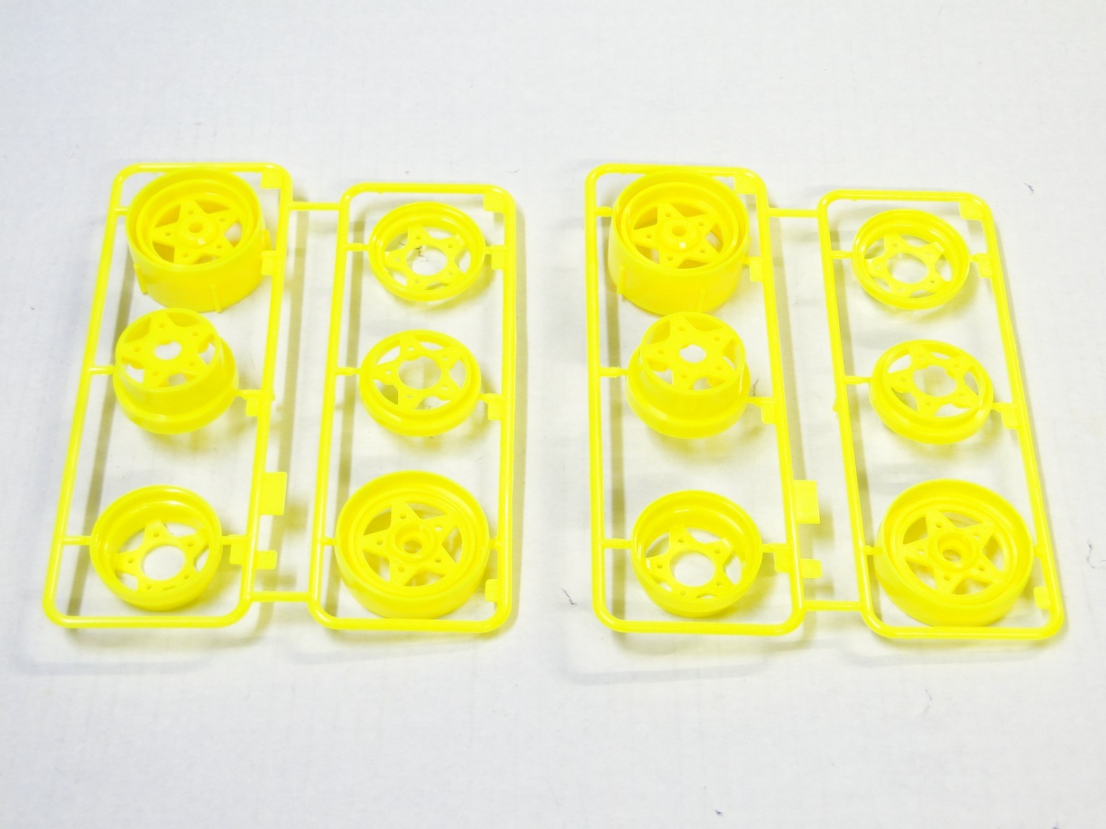 NEW TAMIYA GRASSHOPPER Wheels Front & Rear YELLOW FROG HORNET TGKG