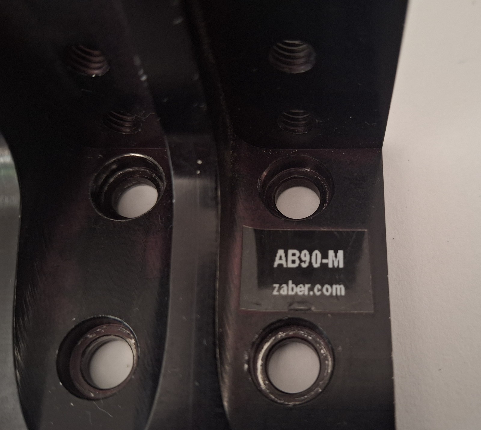 Zaber AB90-M Right-Angle Mounting Bracket