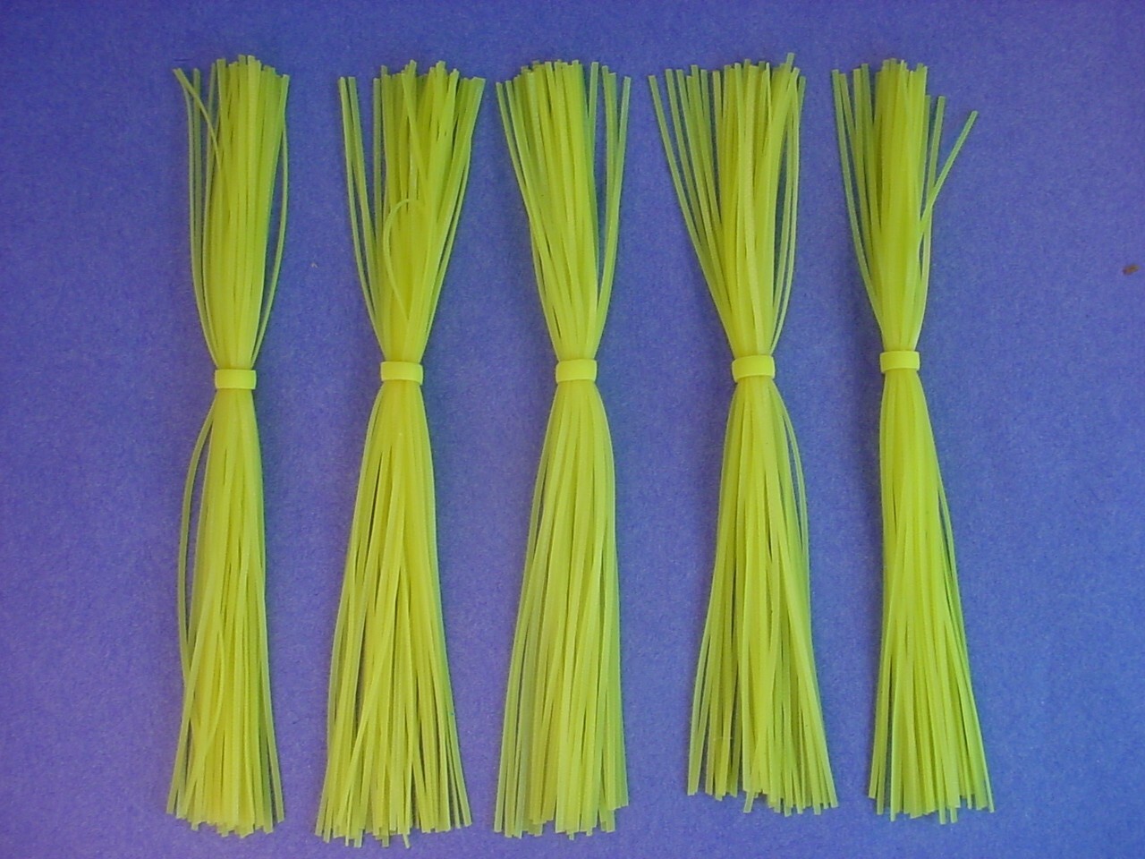 5 silicone Skirt Solid Chartreuse #5-93 Lure Spinnerbait Buzz jig Bass Tackle