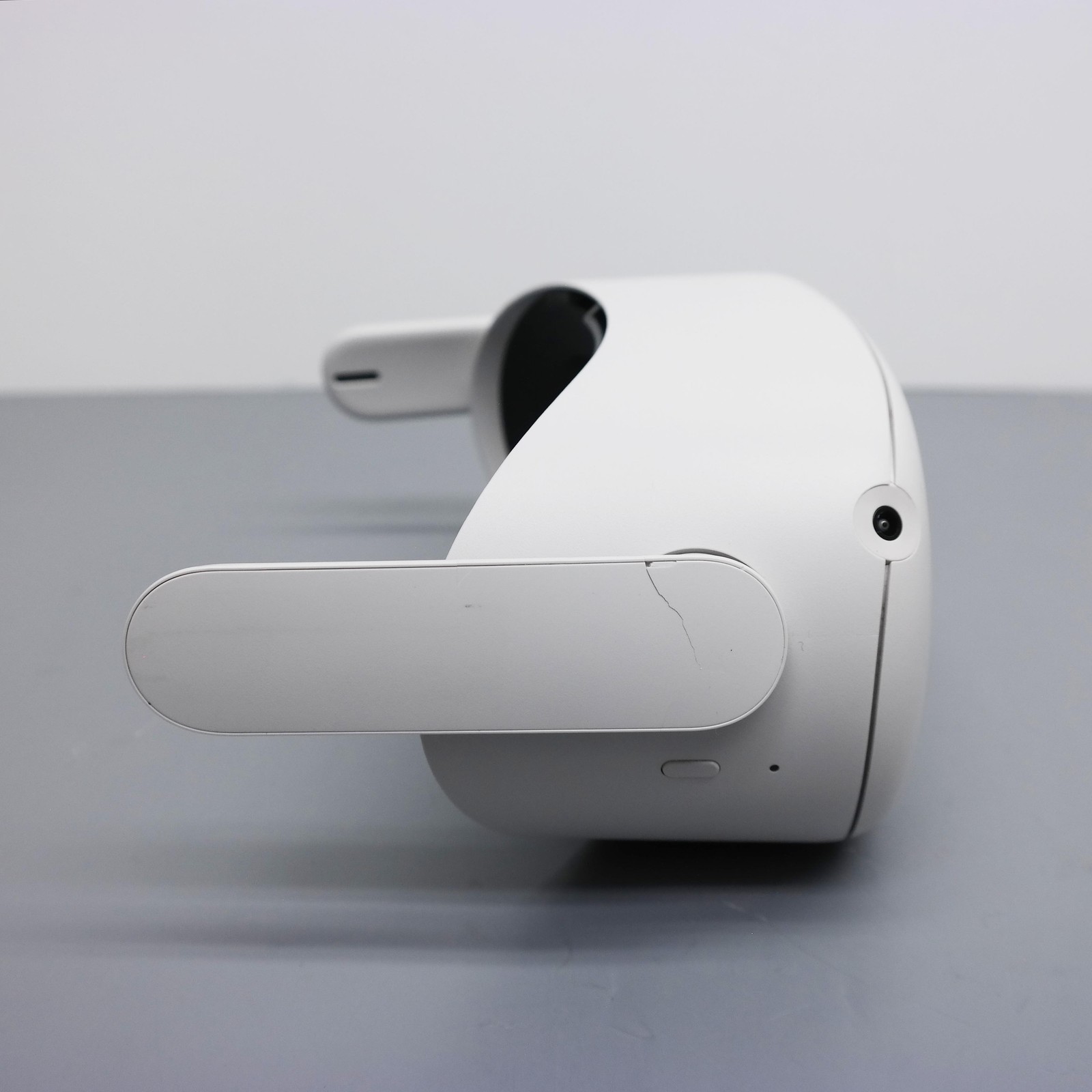 Meta Quest 2 128GB Advanced All-In-One VR Headset ISSUE