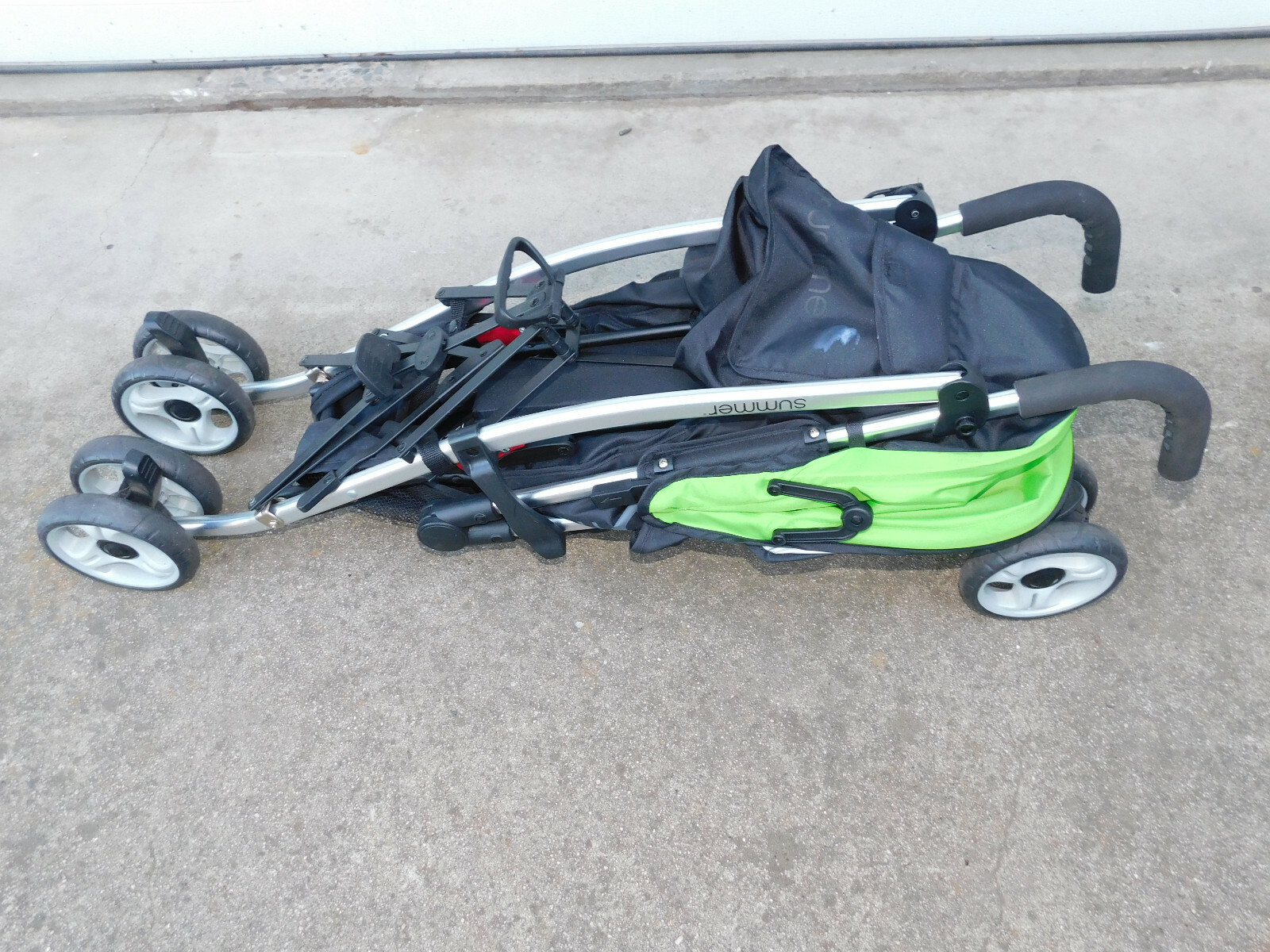 Summer Infant 3D Lite Convenience Stroller, Black / Green - Used Condition