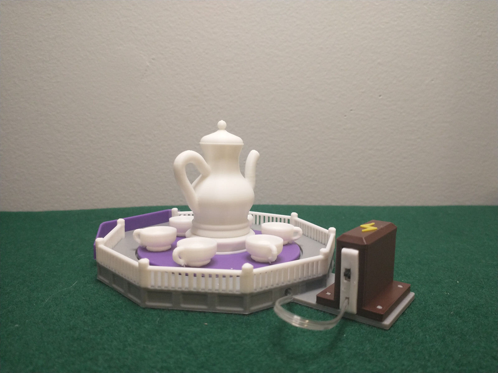 Teacups Model Ride - N Scale - Motorized