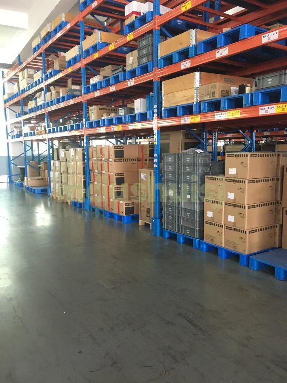 EVF9324-EV NEW LENZE EVF9324EV SERVO INVERTER