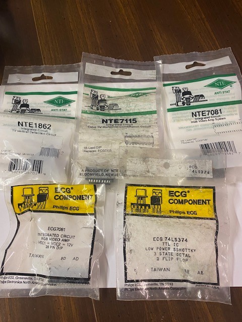 Packs of New Integrated Circuits for TV or Amps New in Pack 5 various
