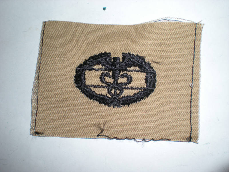 US ARMY DESERT COMBAT MEDIC BADGE INSIGNIA