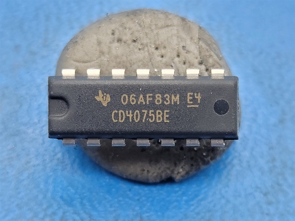 New (13pcs) CD4075BE TEXAS INSTRUMENTS IC Logic