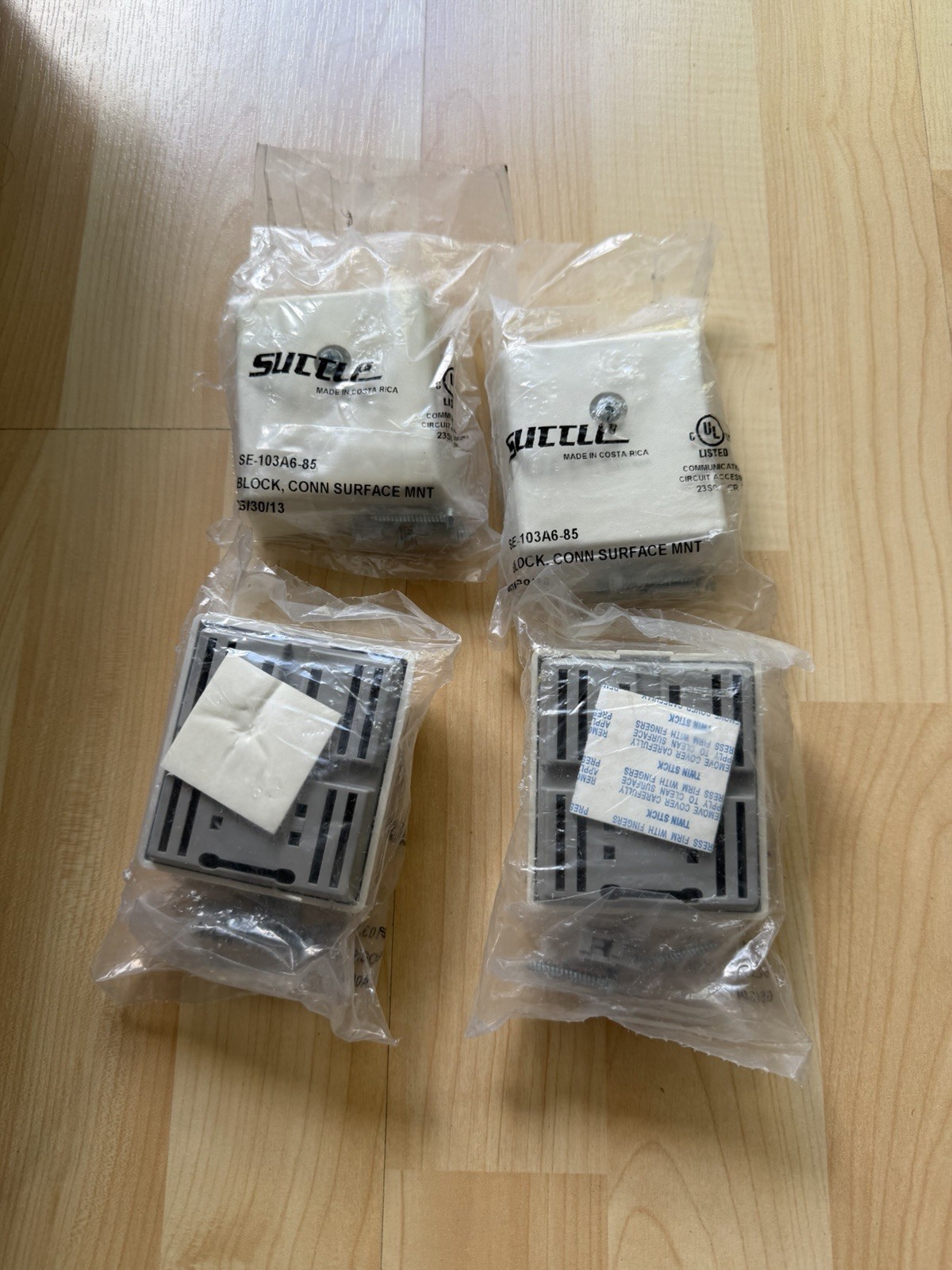 Suttle Se-103A6-85 Block Conn Surface Mnt 4 Pieces