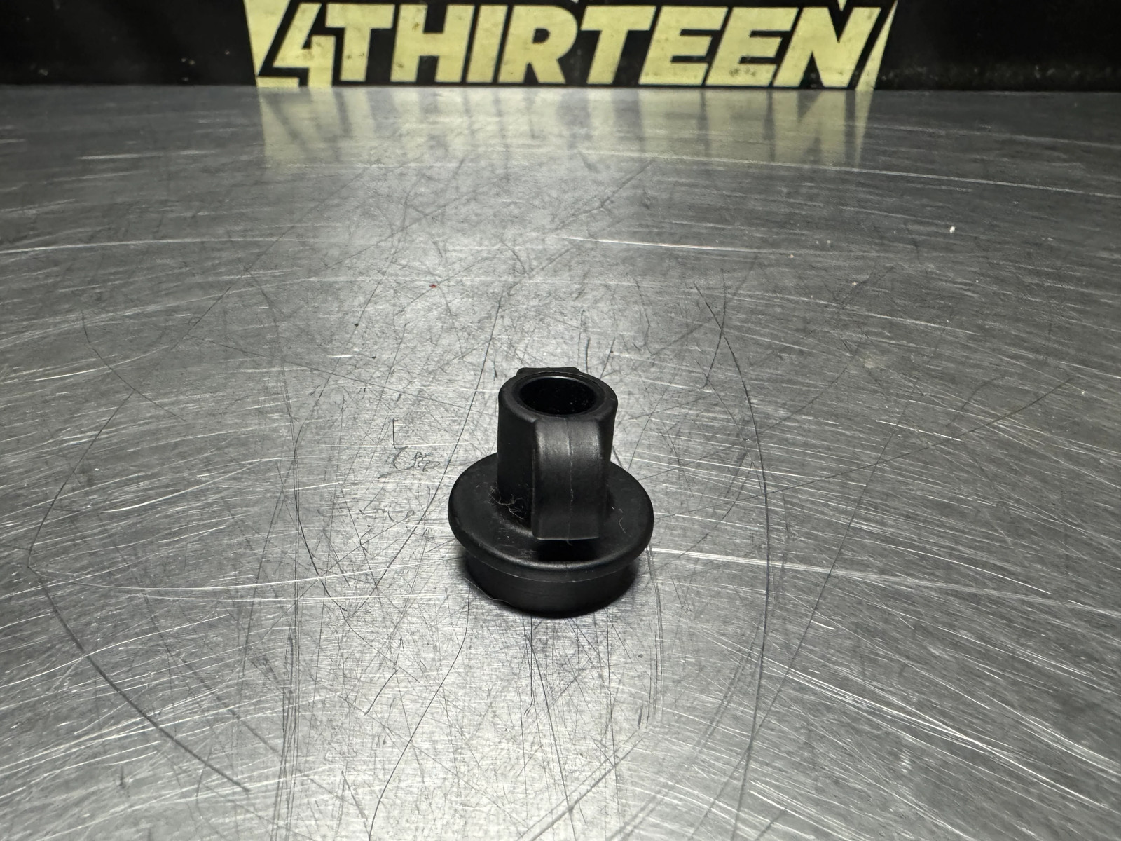 97-04 CORVETTE C5 OEM TRUNK CARGO NET RETAINER LUGGAGE NUT #N576