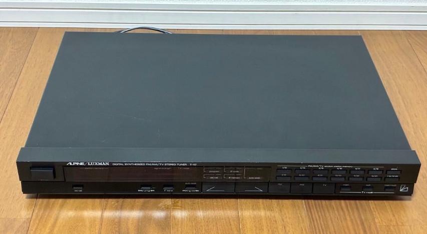 ALPINE / LUXMAN T-117 DIGITAL SYNTHESIZED FM/AM/TV STEREO TUNER AC100V 50/60Hz