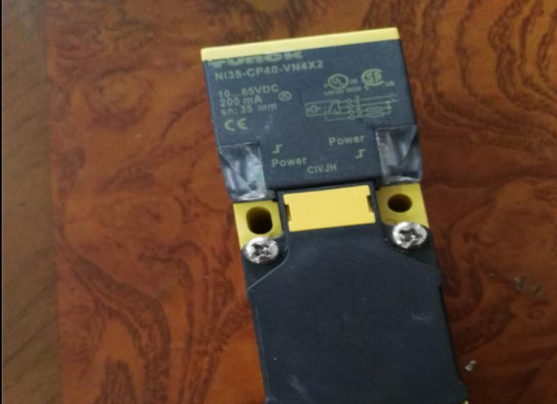 1pcs New Turck Proximity Sensor Switch NI35-CP40-VN4X2 free shipping 2