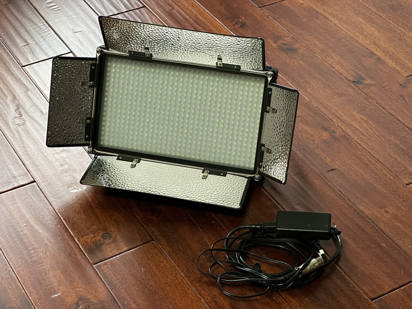 Ikan IFB576 Bi-Color LED Light with power supply