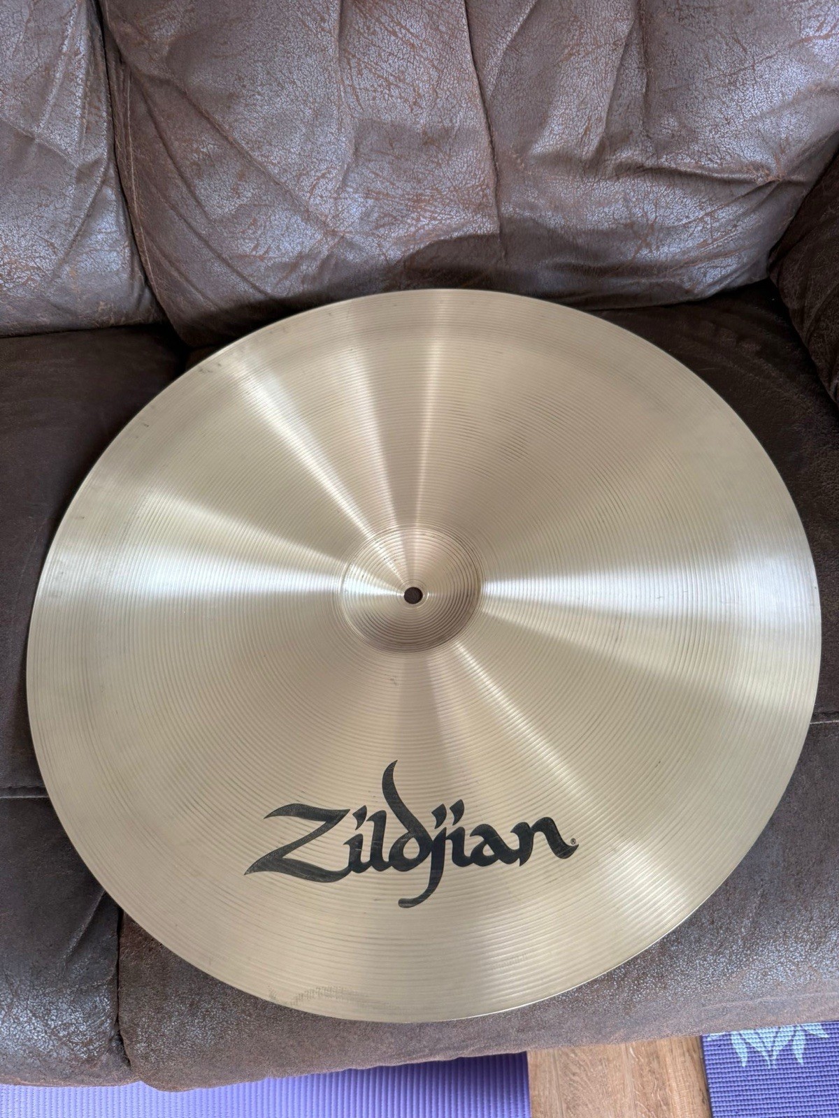 Zildjian Avedis 20” Pang Cymbal. 2104g. Free P&P